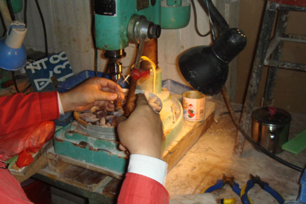天珠の仕入れ 天珠の工場 天珠の作り方 製造工程