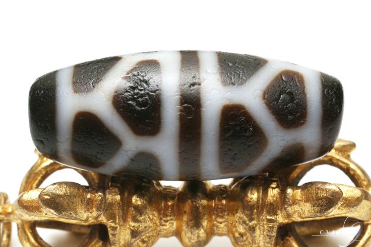 亀甲長寿天珠の意味とは 亀甲紋と九眼と六眼の組み合わせ